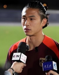国安新帅胆子真大！本轮直接让状态出色坐在板凳席，球迷直言意外