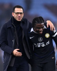 世界杯高清比赛观看-罗塞尼尔：本赛季剩下的比赛，约恩森会和桑切斯竞争首发门将